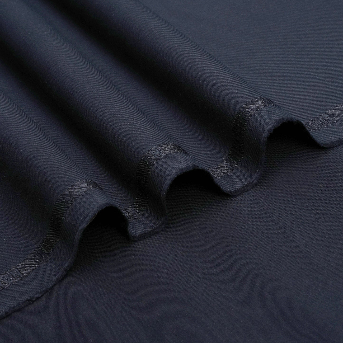 SIGNATURE - MICRO FIBRE POLY-VISCOSE TWILL