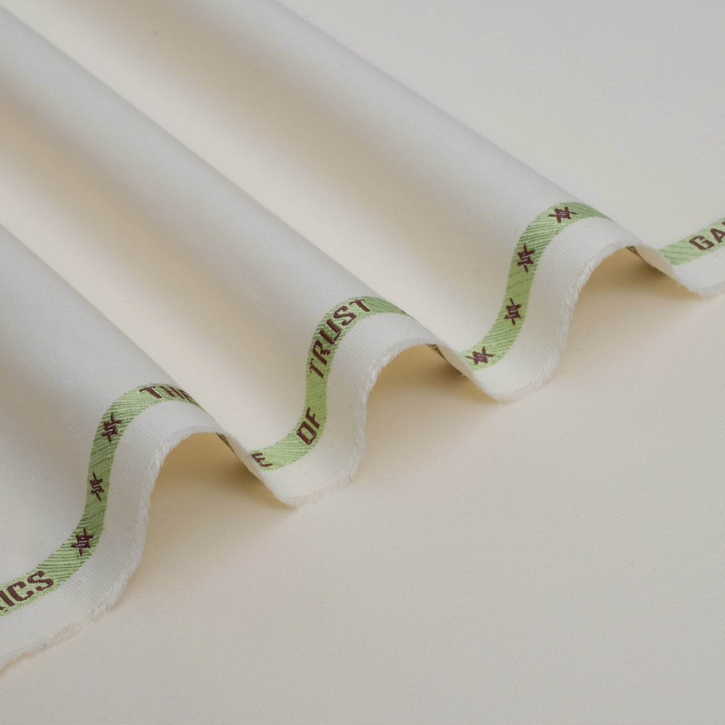 SIGNATURE - MICRO FIBRE POLY-VISCOSE TWILL