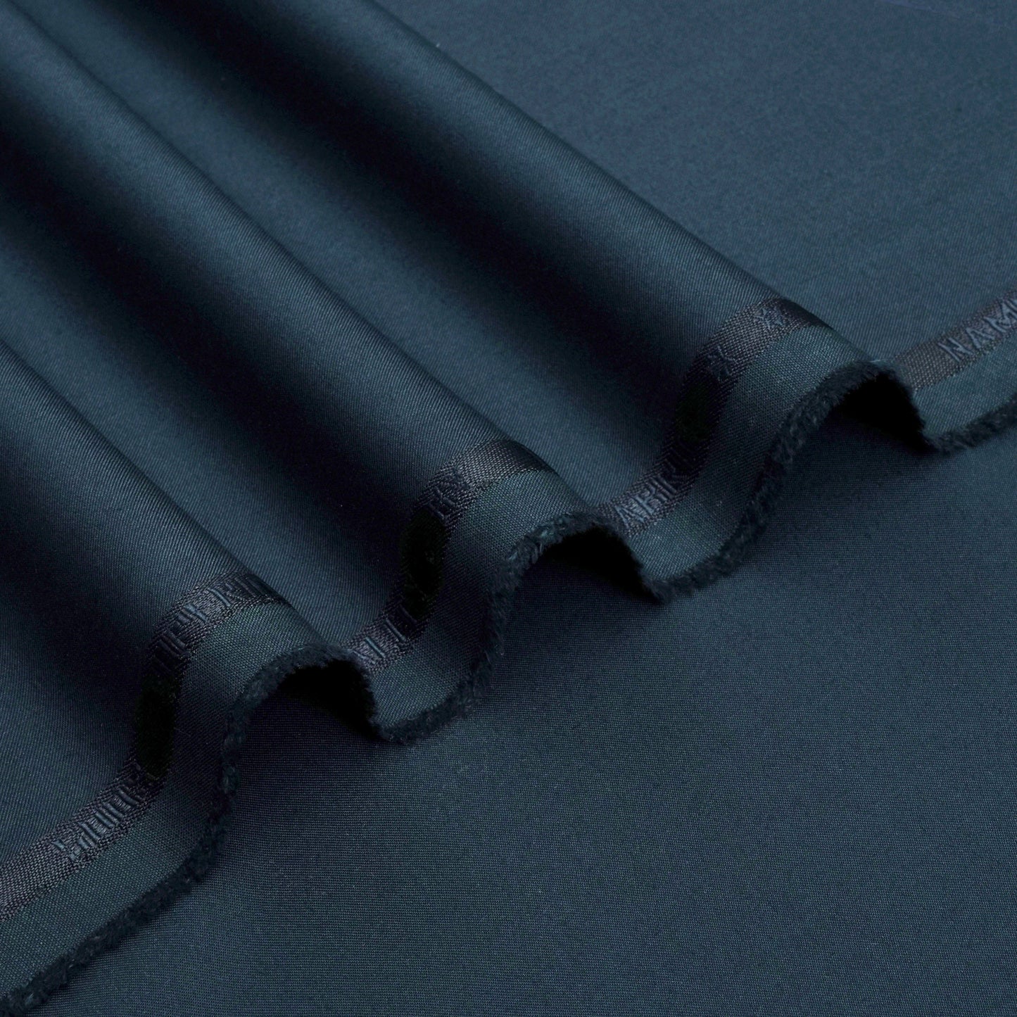 SIGNATURE - MICRO FIBRE POLY-VISCOSE TWILL