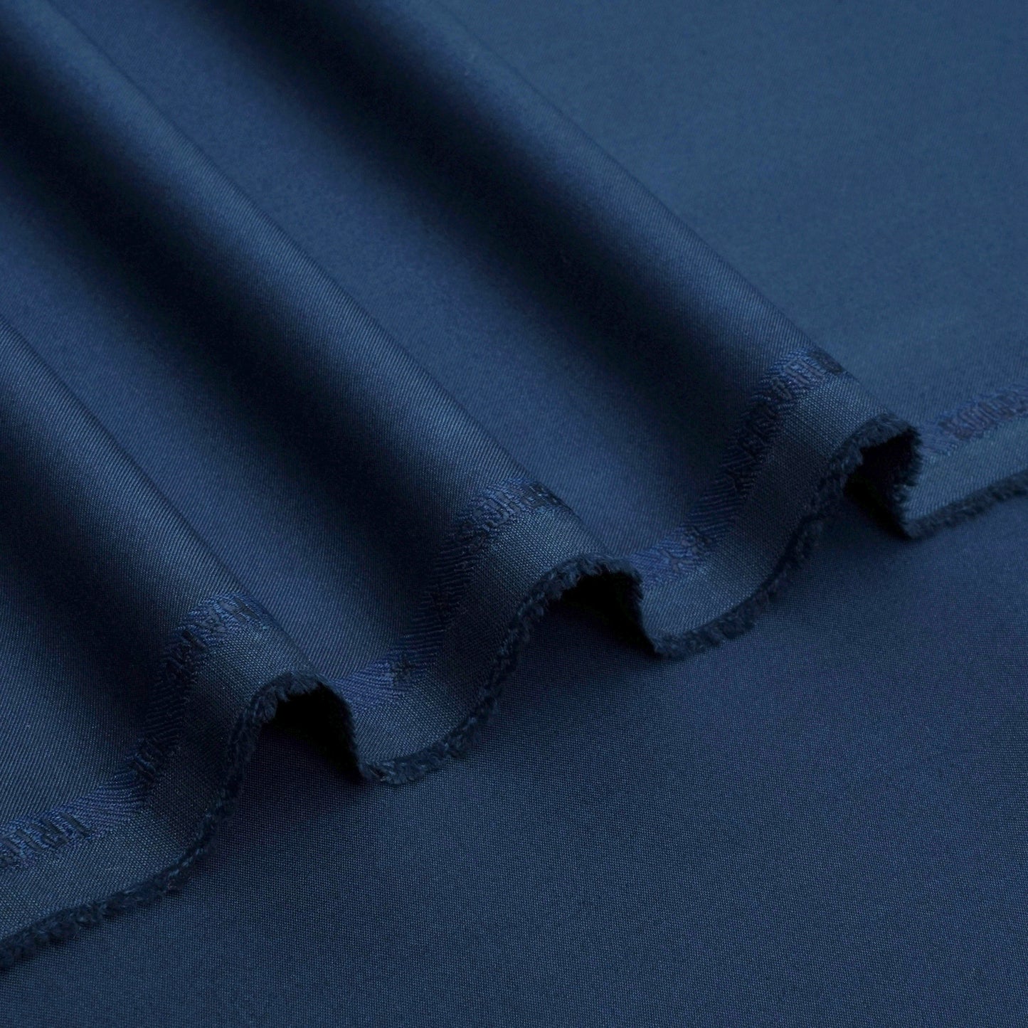 SIGNATURE - MICRO FIBRE POLY-VISCOSE TWILL